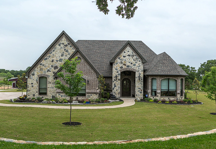 one story custom build house with landscaping decatur tx
